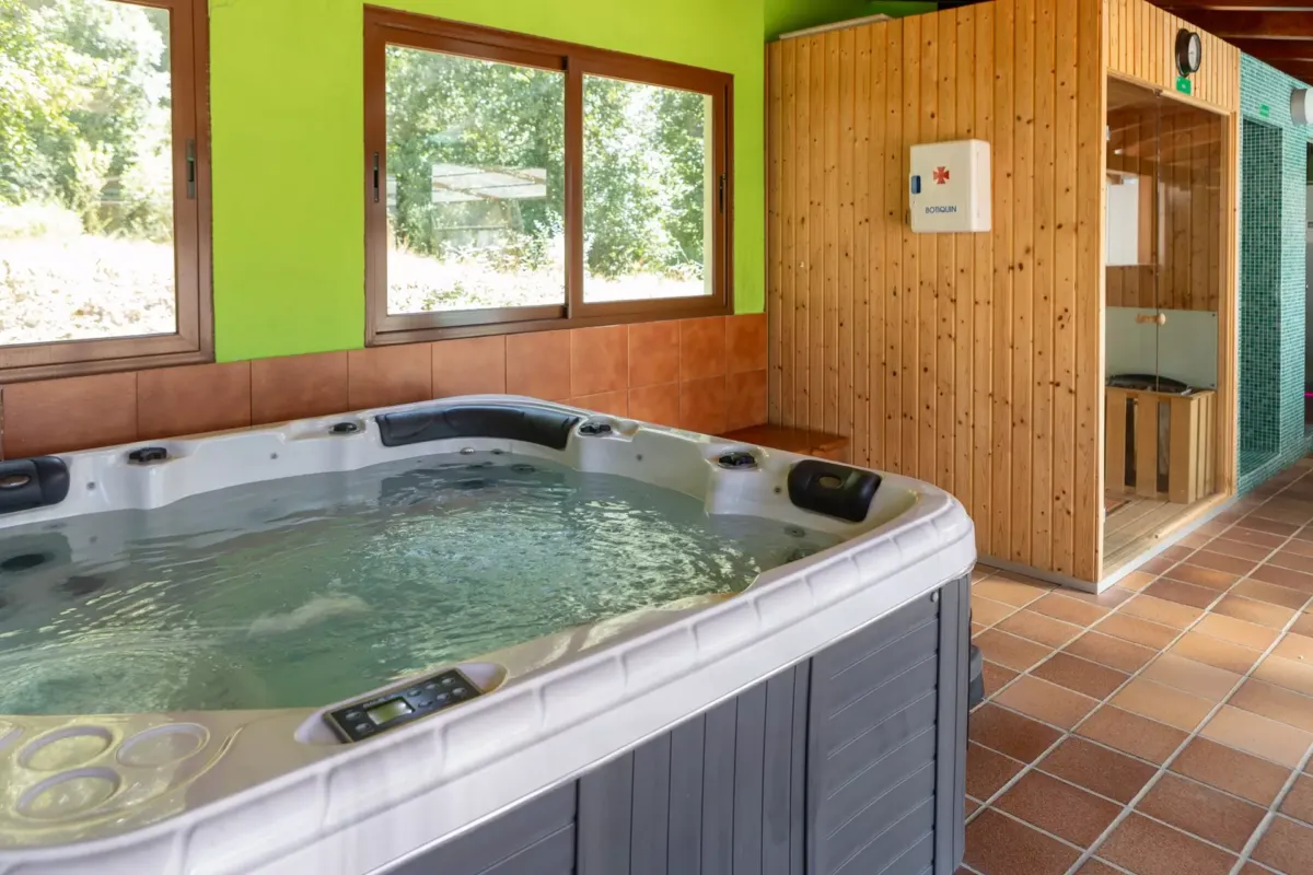 Jacuzzi junto a una sauna
